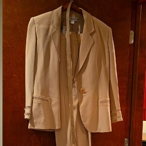 Griffith and Gray For St. John Cream Women's Blazer and Slack Set.
